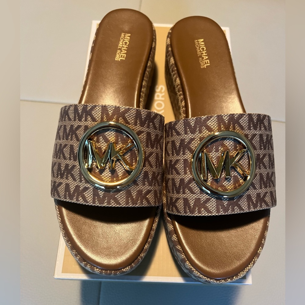 MICHAEL MICHAEL KORS
Sadler Logo Jacquard Wedge Sandal
